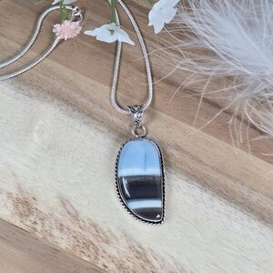 Vintage Style Natural Owhyee Blue Opal Gemstone Pendant Necklace Silver